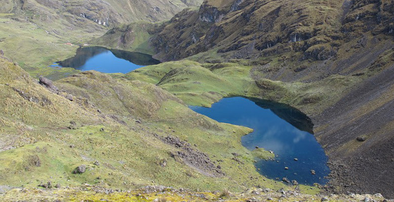 A view of some water in the mountains.