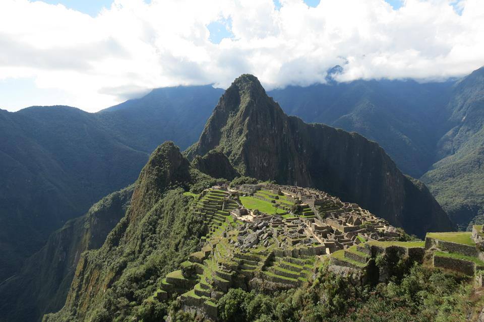 A view of the mountains and terraces in machu picchu.